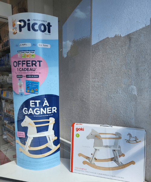 PLV vitrine pharmacie, totem PLV carton pour jeu concours