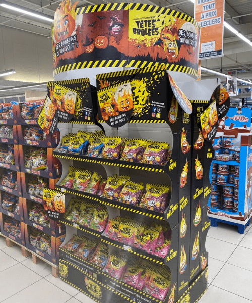 théâtralisation Halloween box plv carton tête de gondole grande distribution