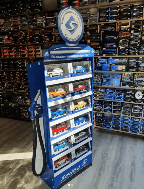 PLV Présentoir display de sol carton miniatures jouets Solido