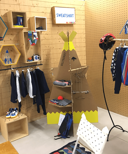 PLV présentoir tipi en carton reboard nid d'abeille pour prêt à porter enfant
