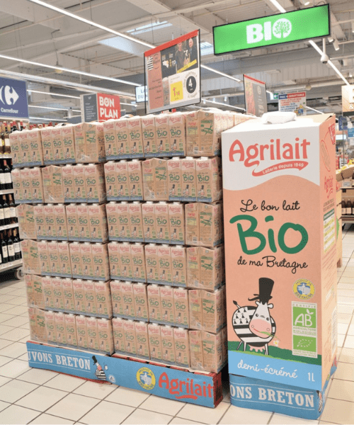 théâtralisation grande distribution - plv factice brique de lait