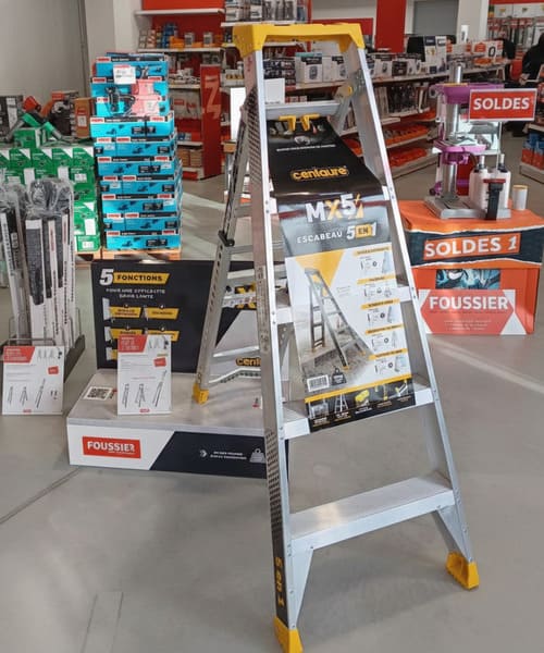 podium présentoir carton compact pour escabeau professionnel télescopique